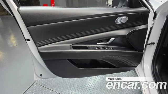 Hyundai AVANTE — Фото автомобиля 24