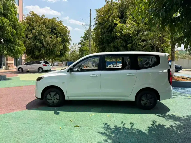 Wuling Hongguang — Фото автомобиля 6