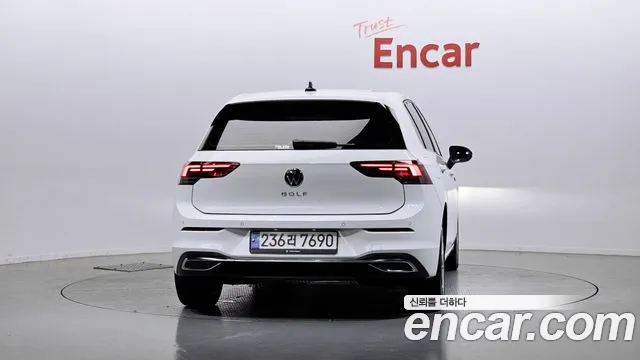 Volkswagen Golf Golf 8 поколение 2.0 TDI Premium — Фото автомобиля 3