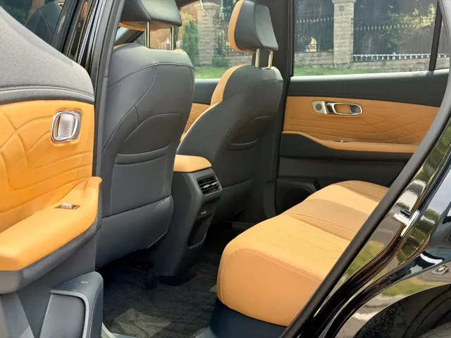 Geely Galaxy Starship 7 EM-i — Фото автомобиля 8