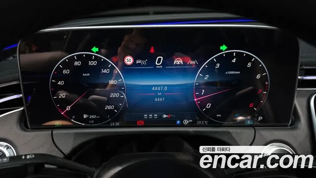 Mercedes-Benz E-Class — Фото автомобиля 7