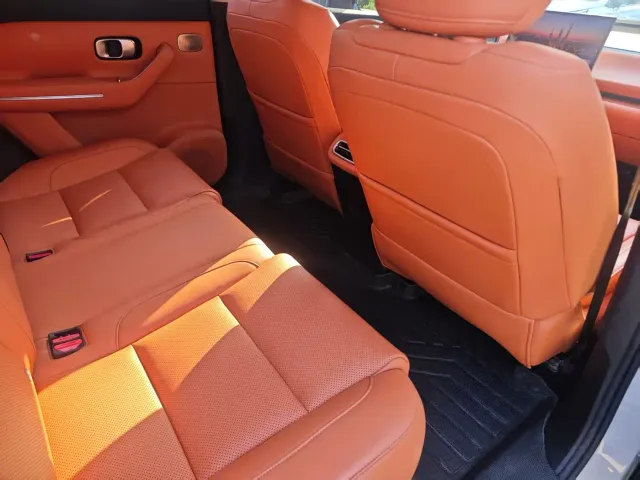Leapmotor C10 — Фото автомобиля 12