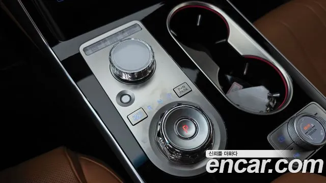 Genesis GV80 — Фото автомобиля 12