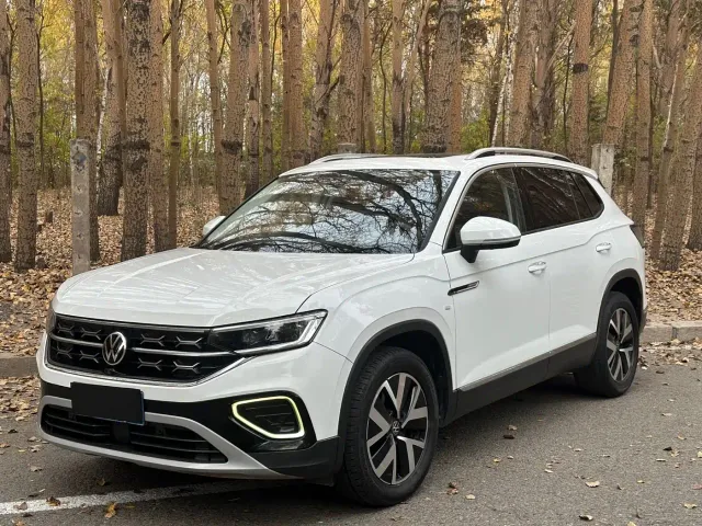 Фотография автомобиля — Volkswagen Tayron