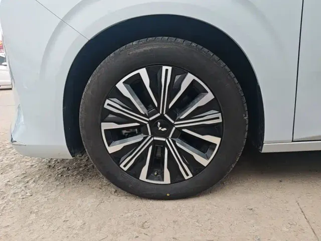 Wuling Starlight 730 — Фото автомобиля 22
