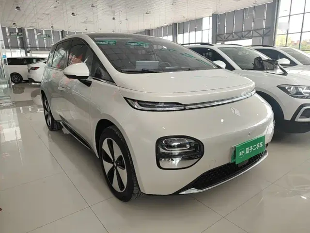Baojun Cloud — Фото автомобиля 3