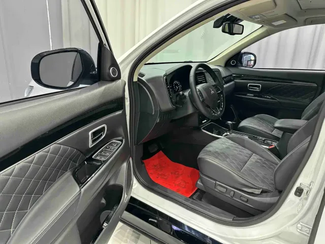 Mitsubishi Outlander — Фото автомобиля 7