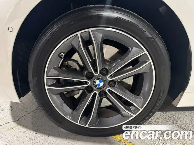 BMW 1 Series F40 — Фото автомобиля 5