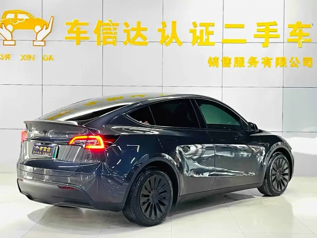 Tesla Model Y — Фото автомобиля 3