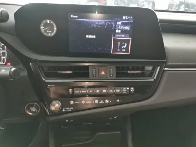 Lexus ES — Фото автомобиля 12
