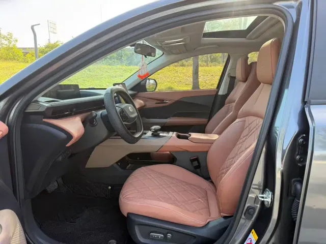 Changan Qiyuan A05 — Фото автомобиля 4