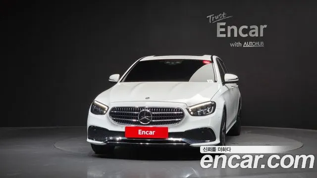 Mercedes-Benz E-Class — Фото автомобиля 3