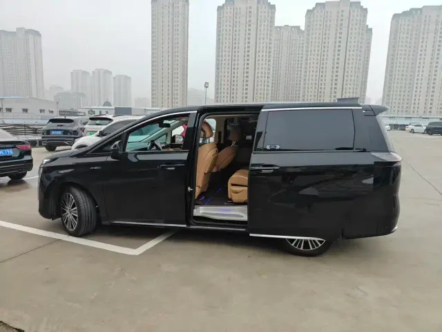 GAC Trumpchi E8 — Фото автомобиля 9