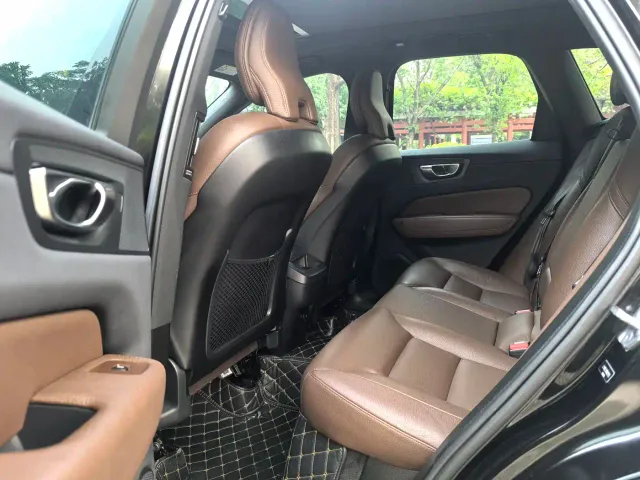 Volvo Volvo XC60 2022 B5 AWD R-Design — Фото автомобиля 12