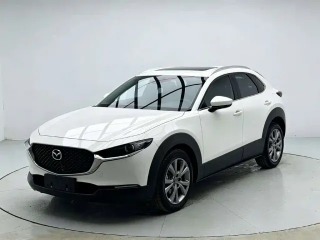 Фотография автомобиля — Mazda CX-30