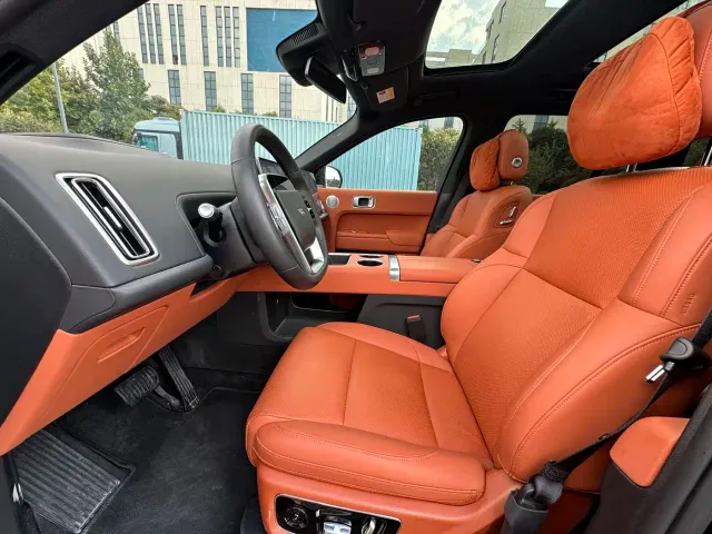 Li Auto L8 — Фото автомобиля 3