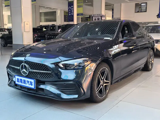 Фотография автомобиля — Mercedes-Benz C-Class