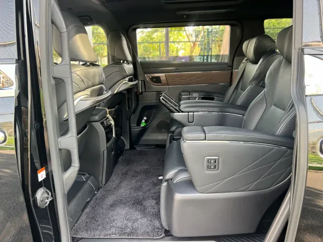 Toyota Vellfire — Фото автомобиля 14
