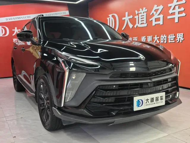 Forthing T5 Evo — Фото автомобиля 3