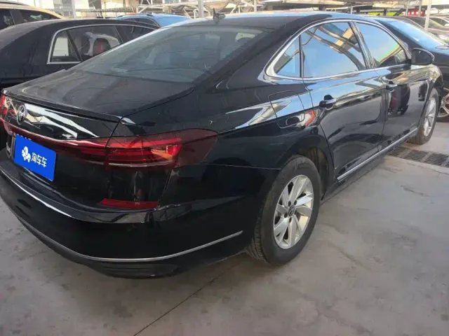 Volkswagen Passat — Фото автомобиля 3