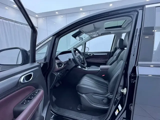 GAC Trumpchi M6 — Фото автомобиля 7