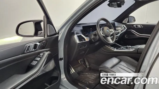 BMW X7 M60i xDrive M Sport 6 мест — Фото автомобиля 10