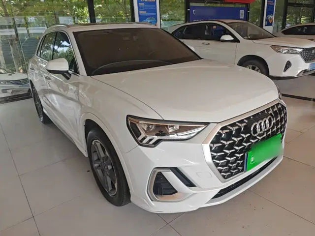 Audi Q3 — Фото автомобиля 3