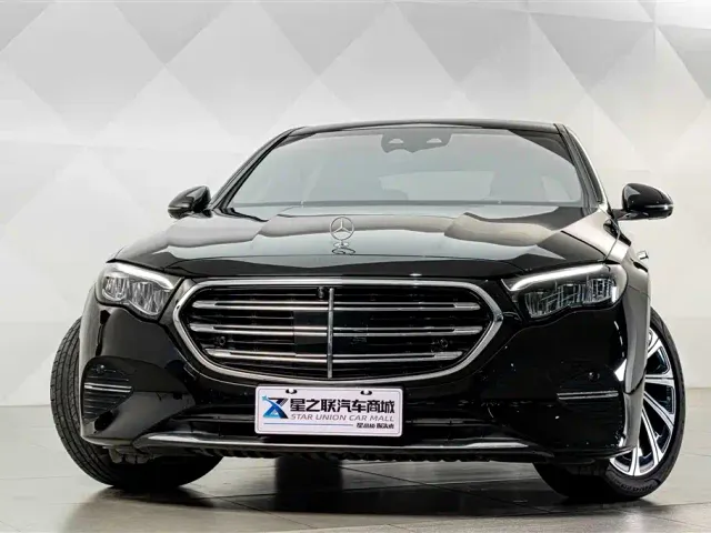 Mercedes-Benz E-Class — Фото автомобиля 3