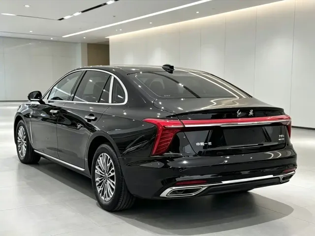 Hongqi H5 — Фото автомобиля 9