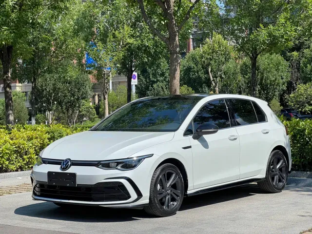 Фотография автомобиля — Volkswagen Golf