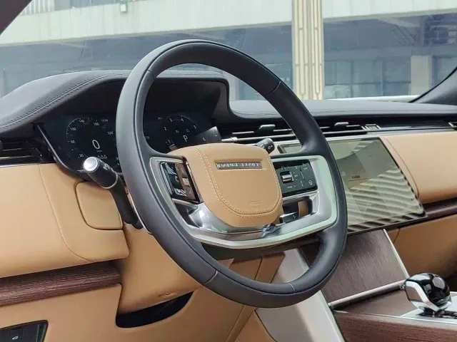 Land Rover Range Rover — Фото автомобиля 11