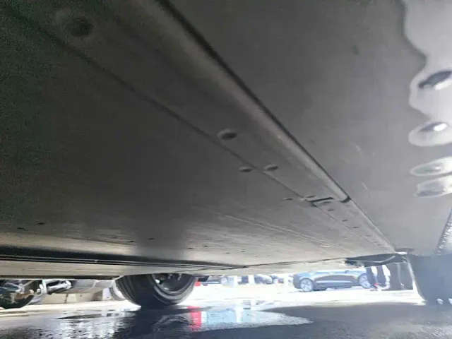 Tesla Model Y — Фото автомобиля 4