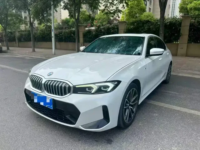 Фотография автомобиля — BMW 3 Series