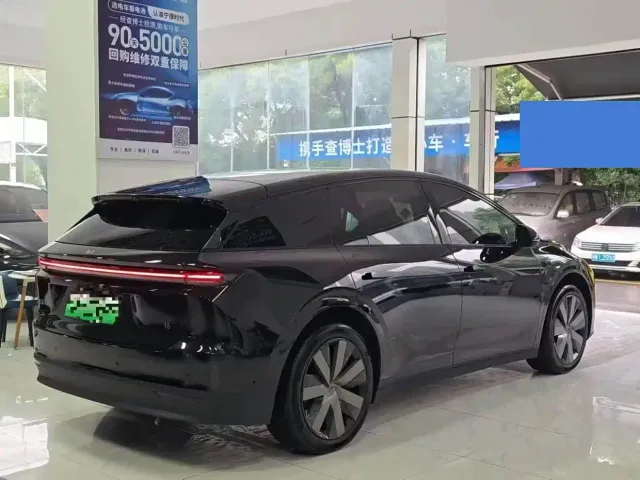 Li Auto i6 — Фото автомобиля 8