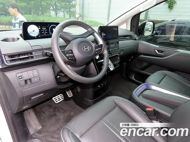 Hyundai Staria Staria L3.5 Lounge 7 мест — Фото автомобиля 5