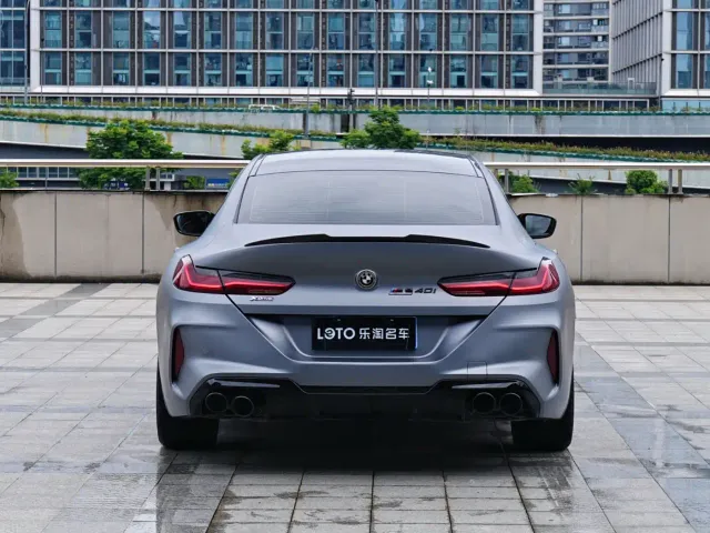 BMW 8 Series — Фото автомобиля 4