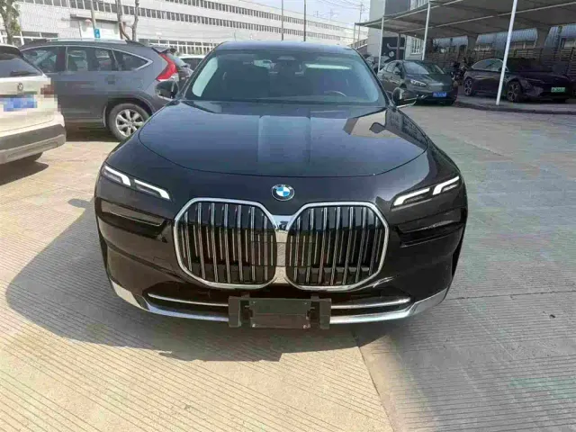 BMW 7 Series — Фото автомобиля 3