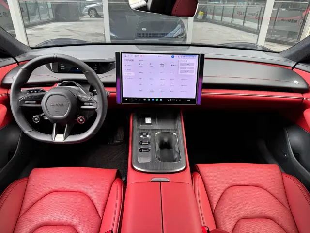 Xiaomi SU7 — Фото автомобиля 5