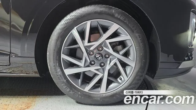 Hyundai Grandeur GN7 — Фото автомобиля 6