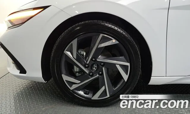 Hyundai Avante CN7 — Фото автомобиля 5