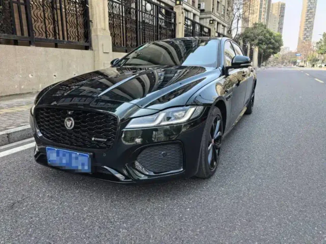 Фотография автомобиля — Jaguar XFL