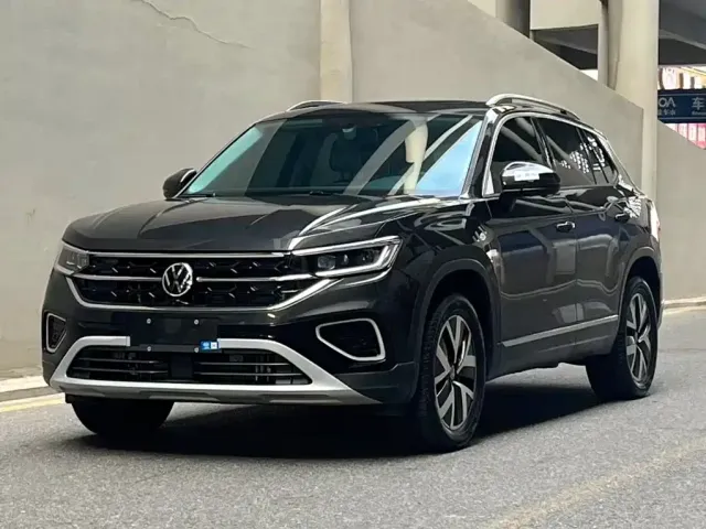 Фотография автомобиля — Volkswagen Tayron
