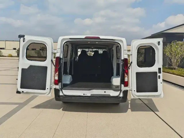 JMC E-Fushun — Фото автомобиля 18