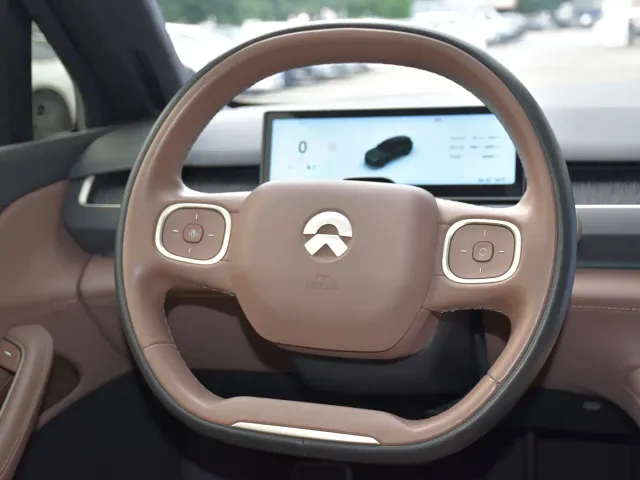 Nio ES8 — Фото автомобиля 13