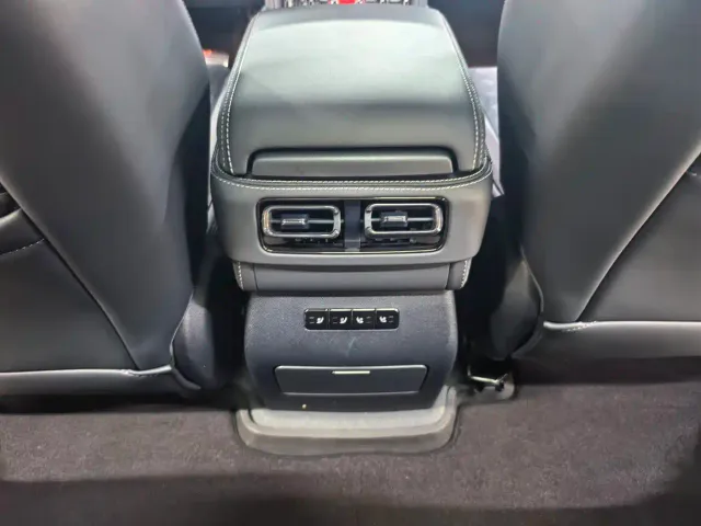BYD FangChengBao Leopard 5 — Фото автомобиля 6
