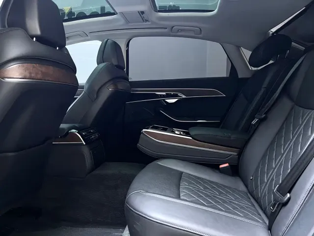 Audi A8 — Фото автомобиля 13
