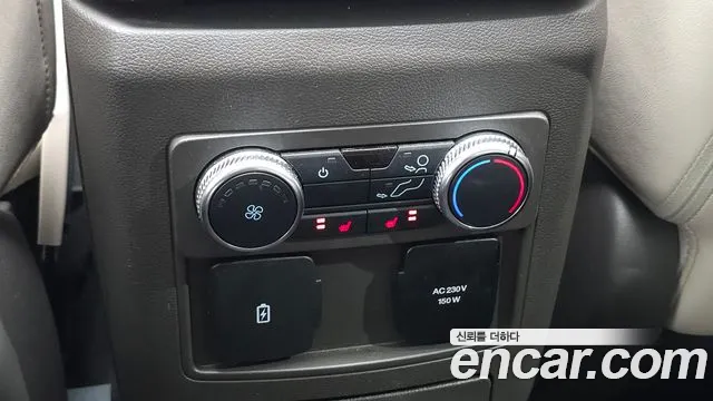 Ford Explorer Explorer 6 поколение 3.0 Platinum 4WD — Фото автомобиля 18