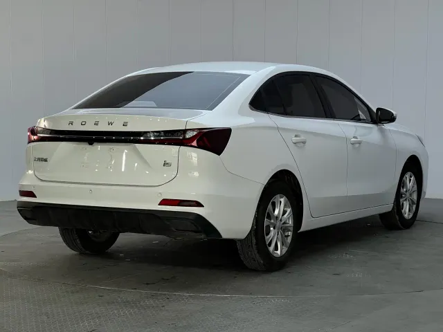 Roewe i5 — Фото автомобиля 16