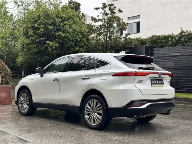 Toyota Harrier — Фото автомобиля 11