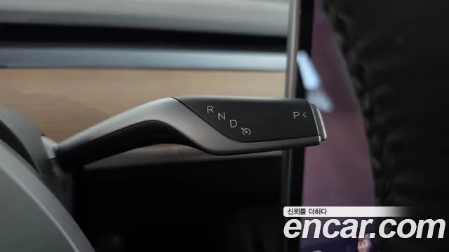 Tesla Model Y — Фото автомобиля 8